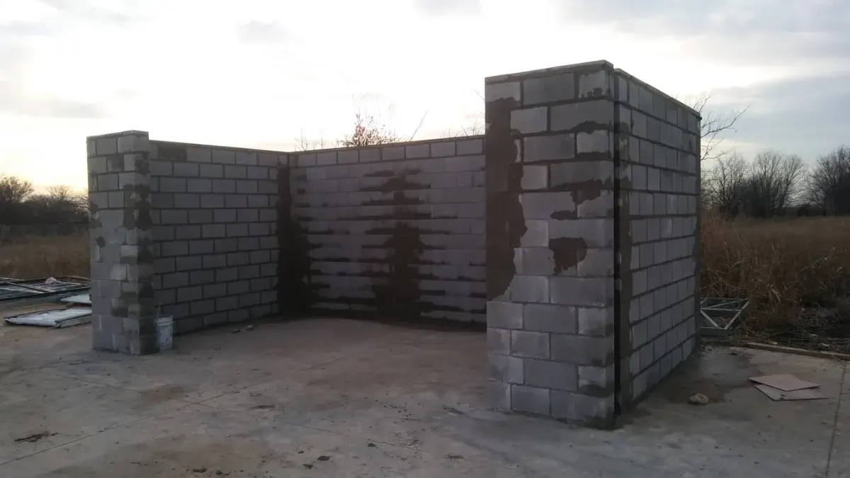Concrete block wall construction